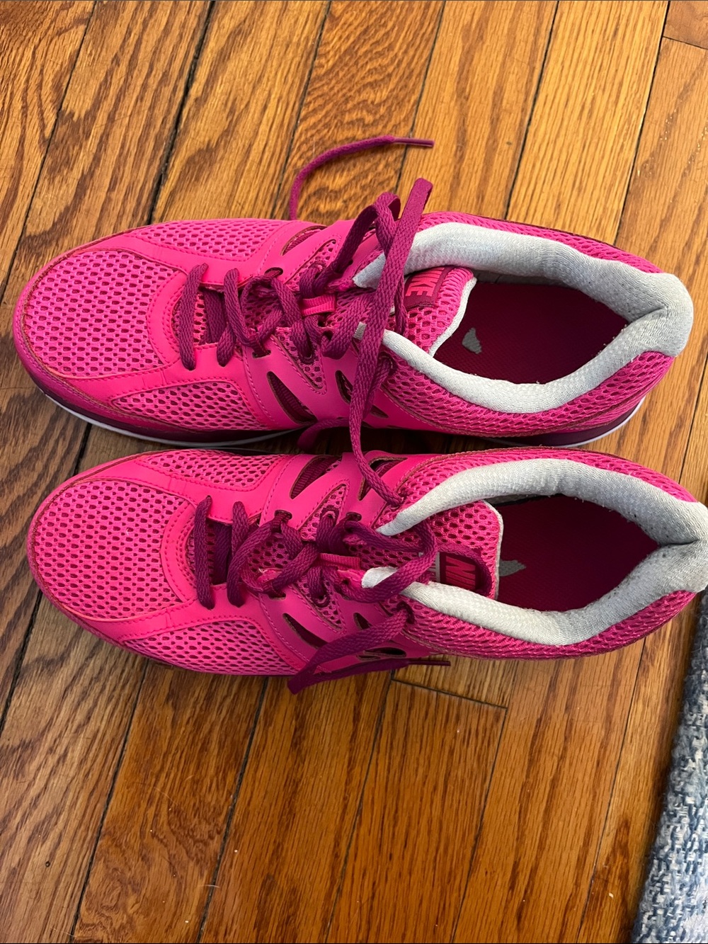 NIKE brand Women’s Vibrant Pink Breathable Athletic Sneakers